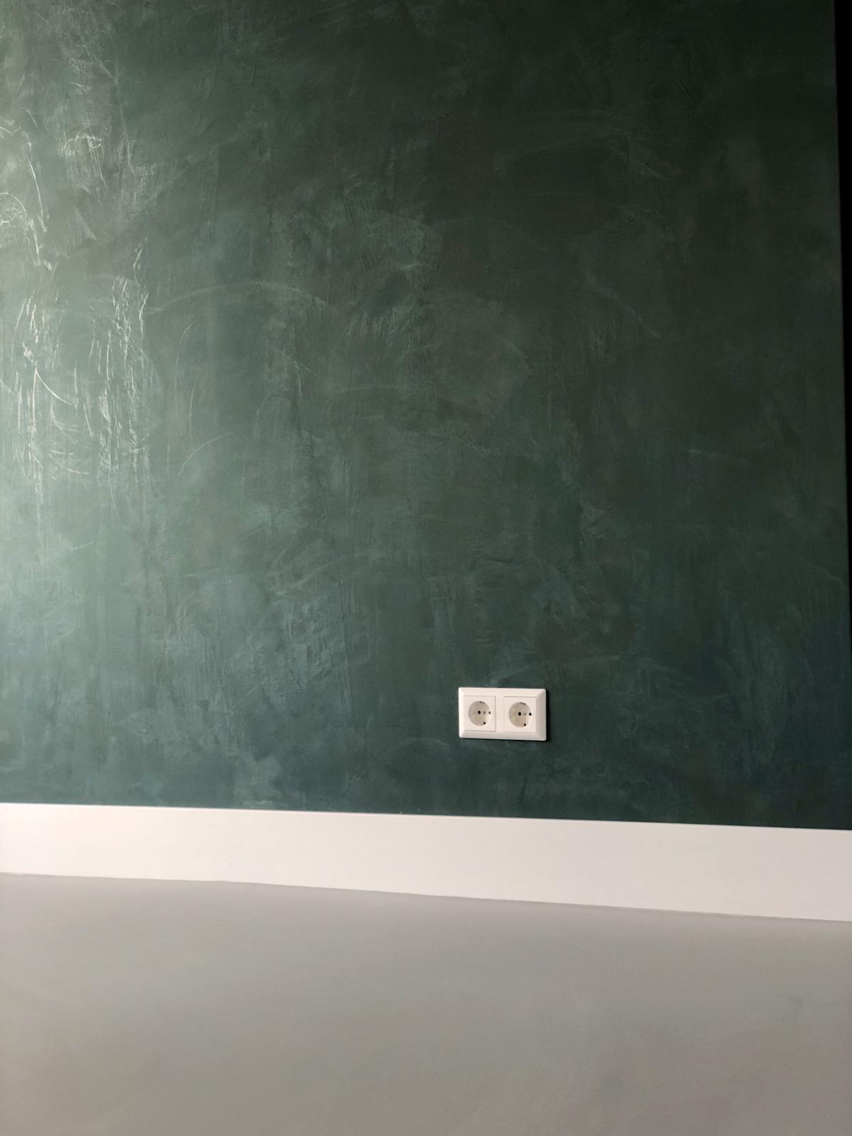 Metallic green wand