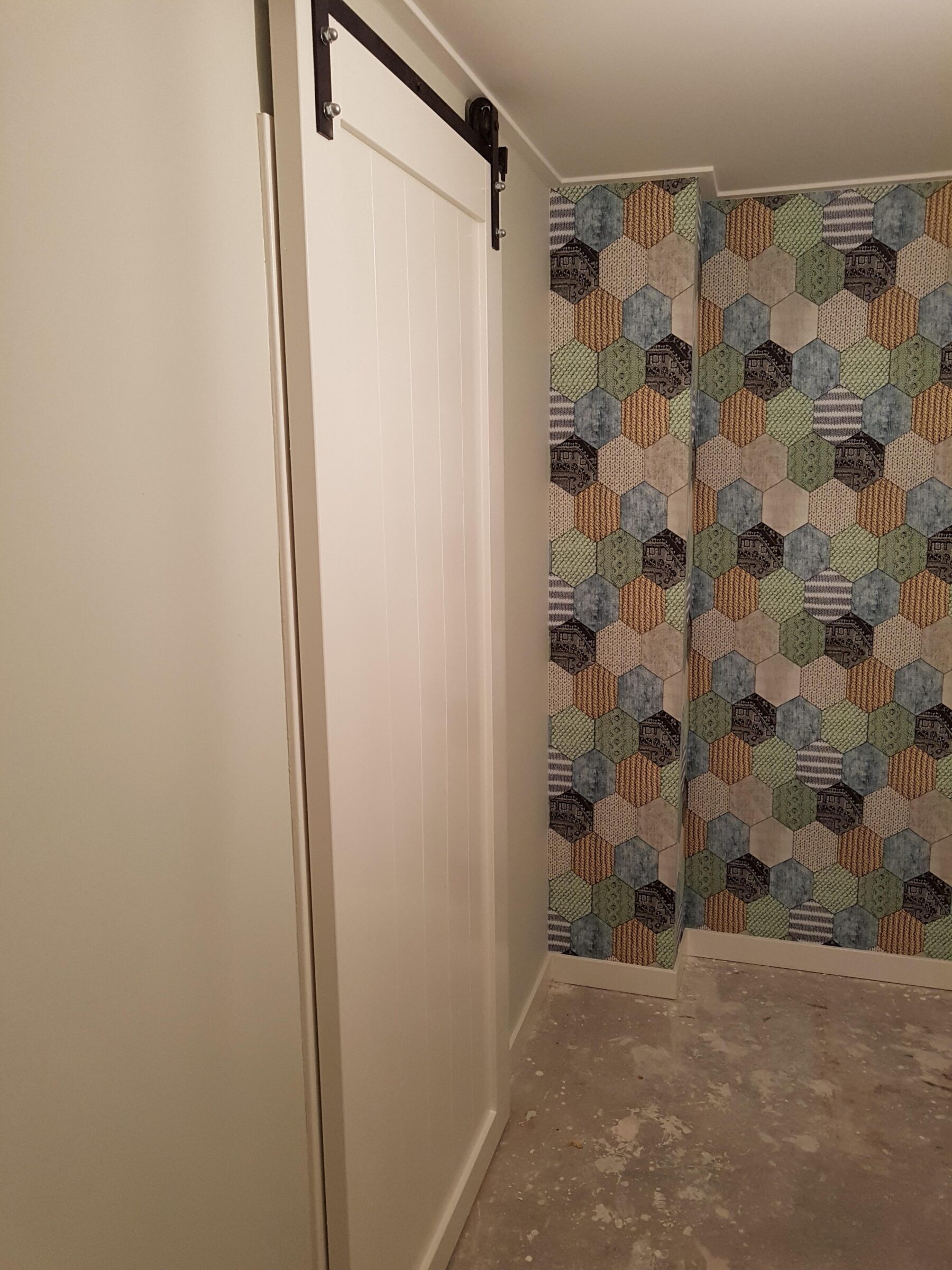 Fraai behang met kleurrijk patroon